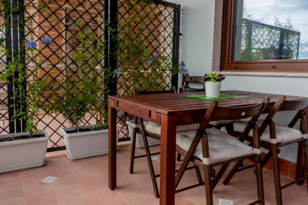 Ferienwohnung La Finestra Sul Golfo Neapel Exterior foto